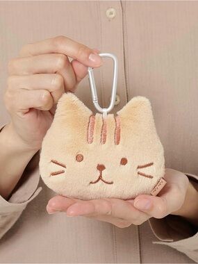 Fuku Fuku Nyanko plush face pouch by HAPiNS, set of two